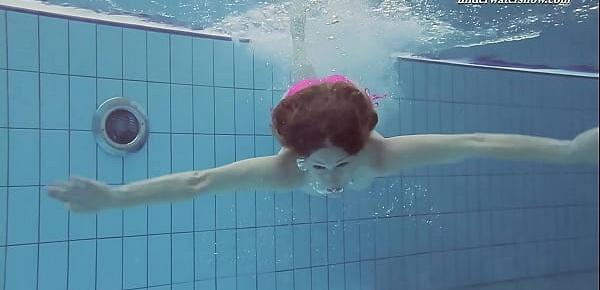  Pink swimswear babe Lera showing naked body underwater